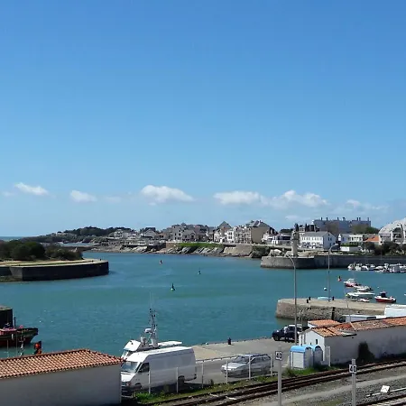 Appartement Face Au Port Et à L'ocean Gilles Croix De Vie Wifi Balcon Parking Prive Couvert *