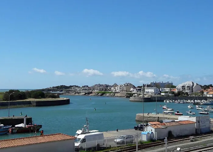 Appartement Face Au Port Et à L'ocean Gilles Croix De Vie Wifi Balcon Parking Prive Couvert *